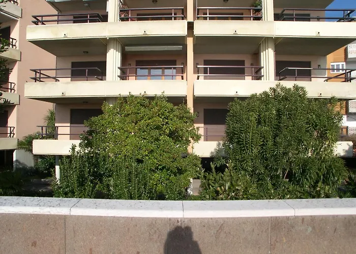 Matilde アパート グラード